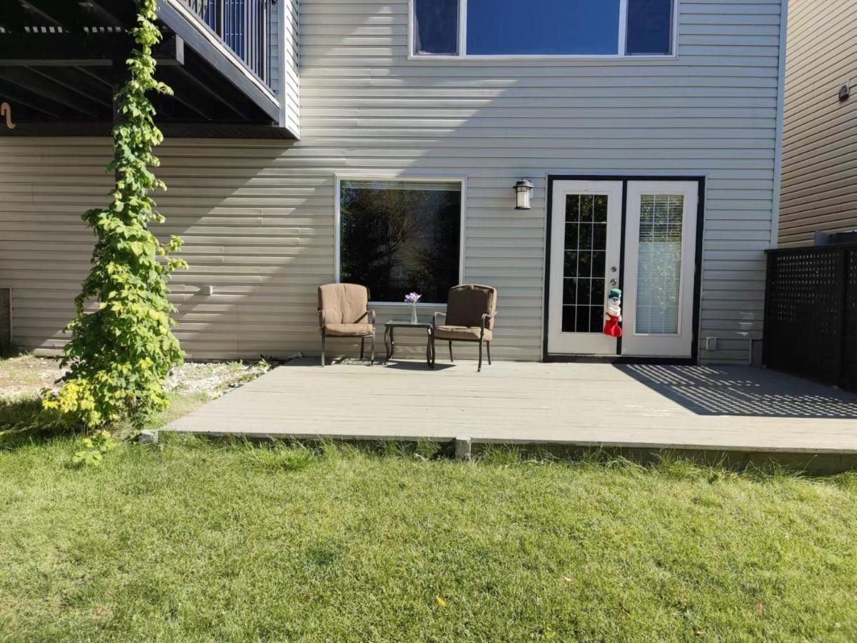 Lovely Home Calgary Ngoại thất bức ảnh
