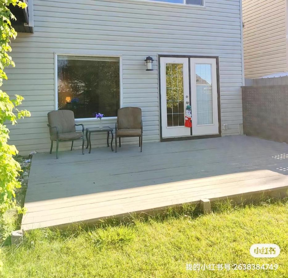 Lovely Home Calgary Ngoại thất bức ảnh